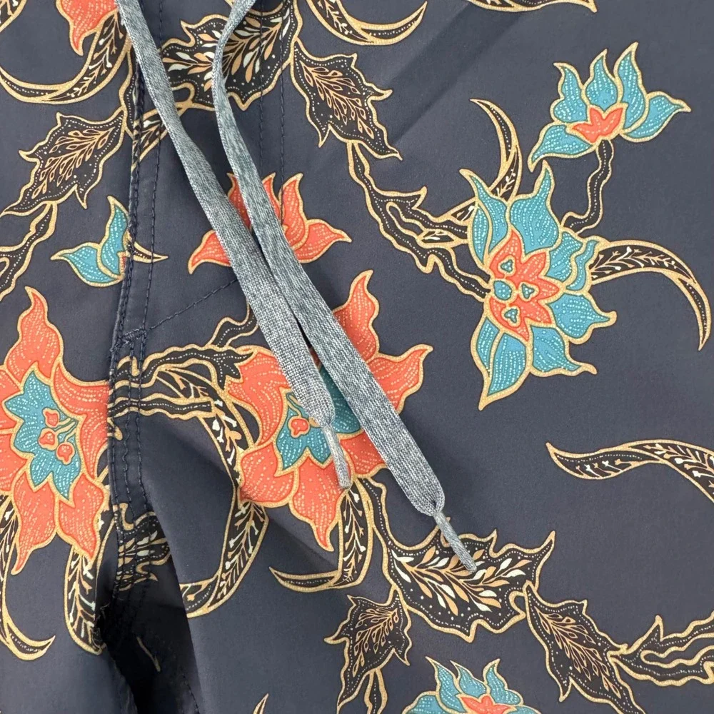 Roark‎ Revival 36x8.5 Gray Floral Passage Batavia Batik Performance Board Shorts
